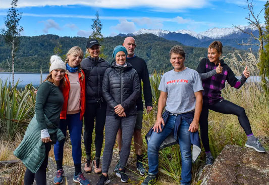 lake-mapourika-cruise-rainforest-walk-tour