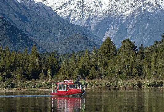 lake-mapourika-scenic-cruise-tour